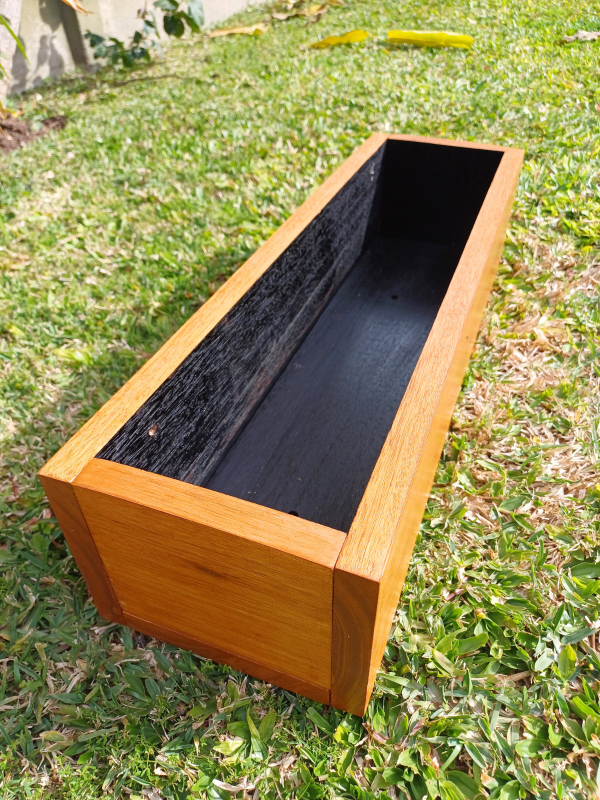 Macetero rectangular de madera